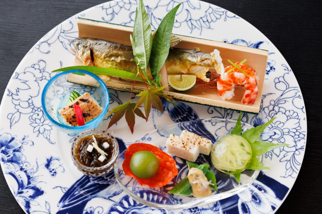 夏の量より質の御膳で提供する鮑料理盛り合わせ